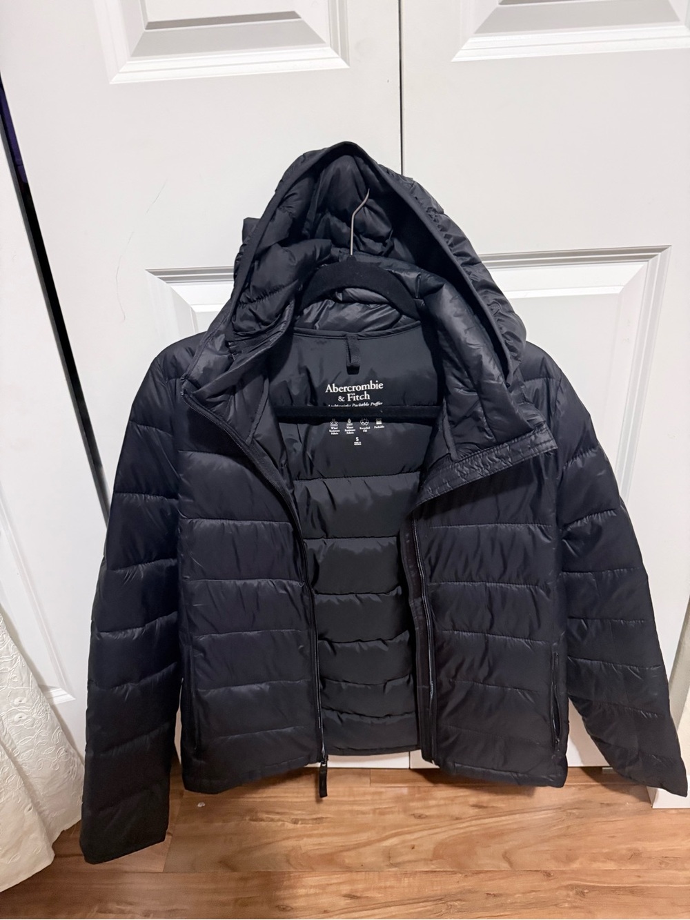 Abercrombie & Fitch Black Hooded Quilted Puffer Jacket